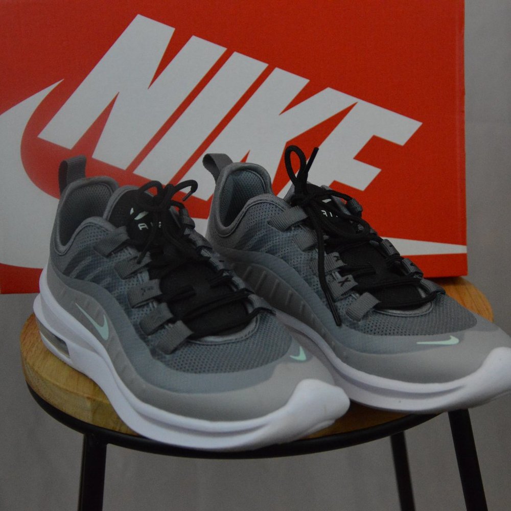 Nike Air Max Axis in Cool Gray and Black, Size 6.